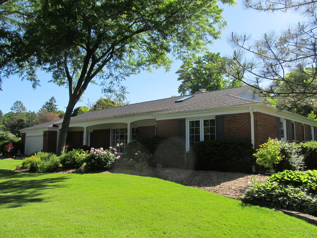 227 Valley Road Cary, IL 60013 - Photo 1 of 17