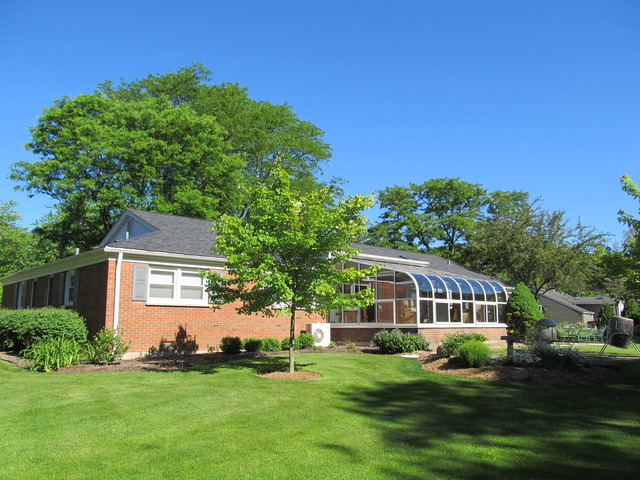 227 Valley Road Cary, IL 60013 - Photo 2 of 17