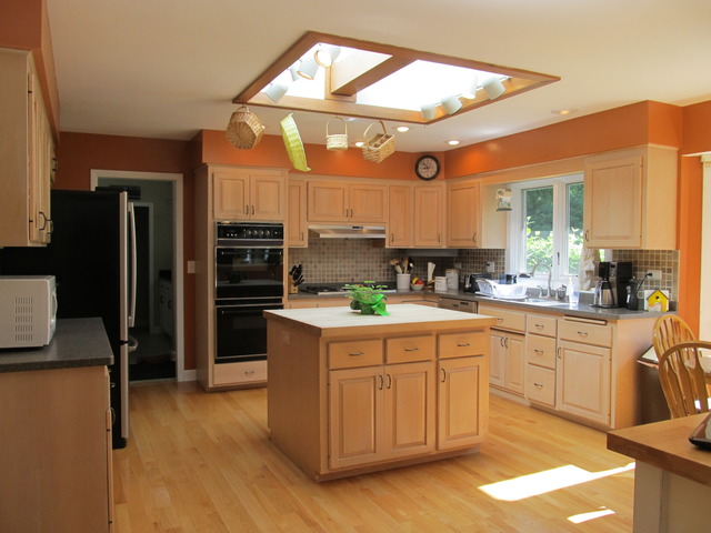 227 Valley Road Cary, IL 60013 - Photo 8 of 17
