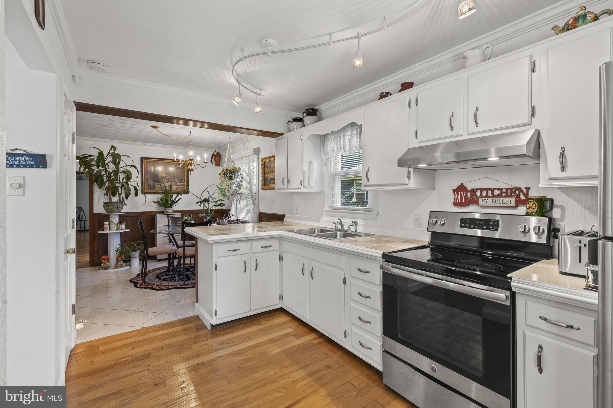 4008 10th Street North Beach, MD 20714 - Photo 5 of 47 View into the dining area