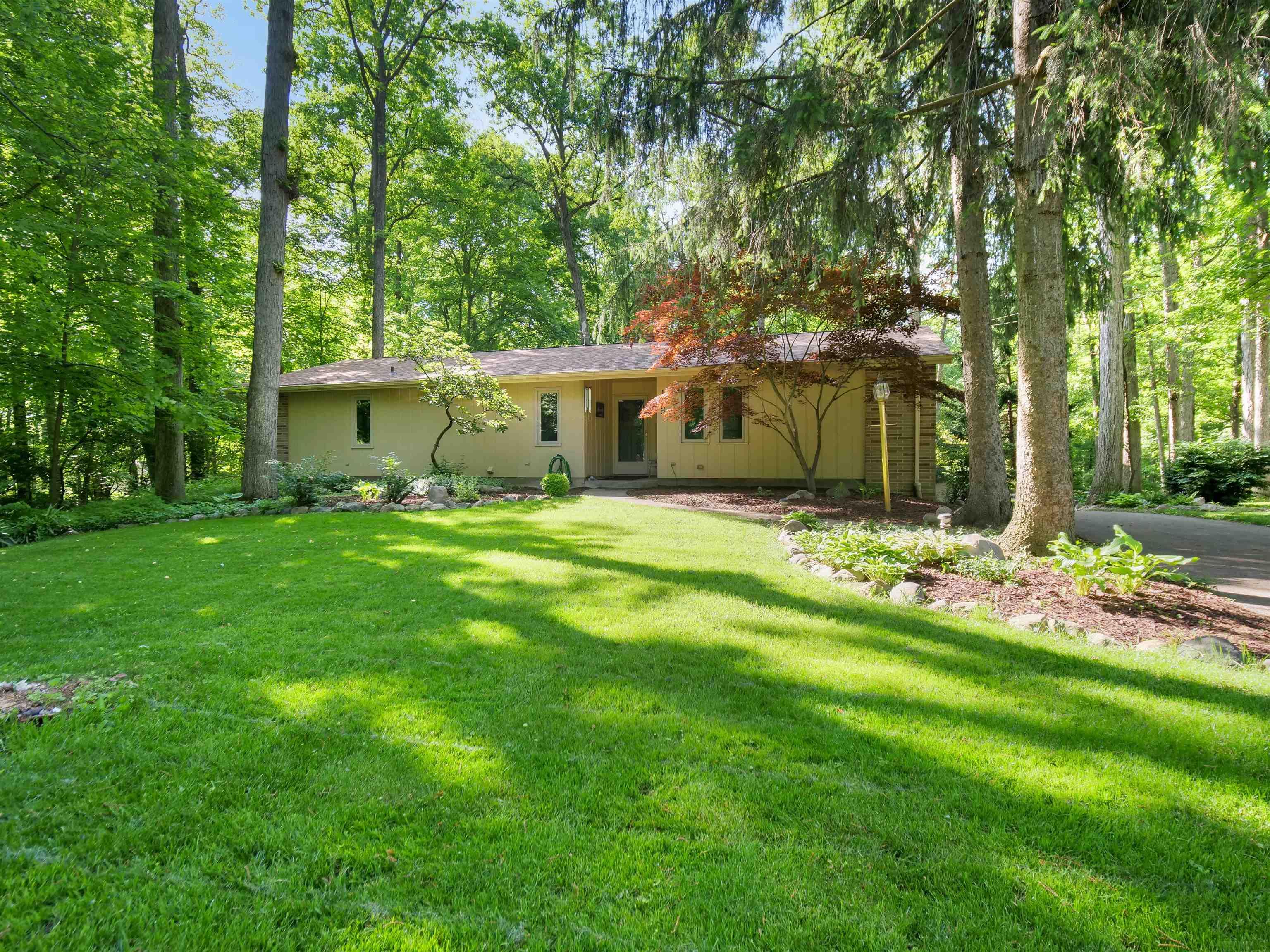 16963 Glacier Ridge Road Fort Wayne, IN 46845 - Photo 1 of 34
