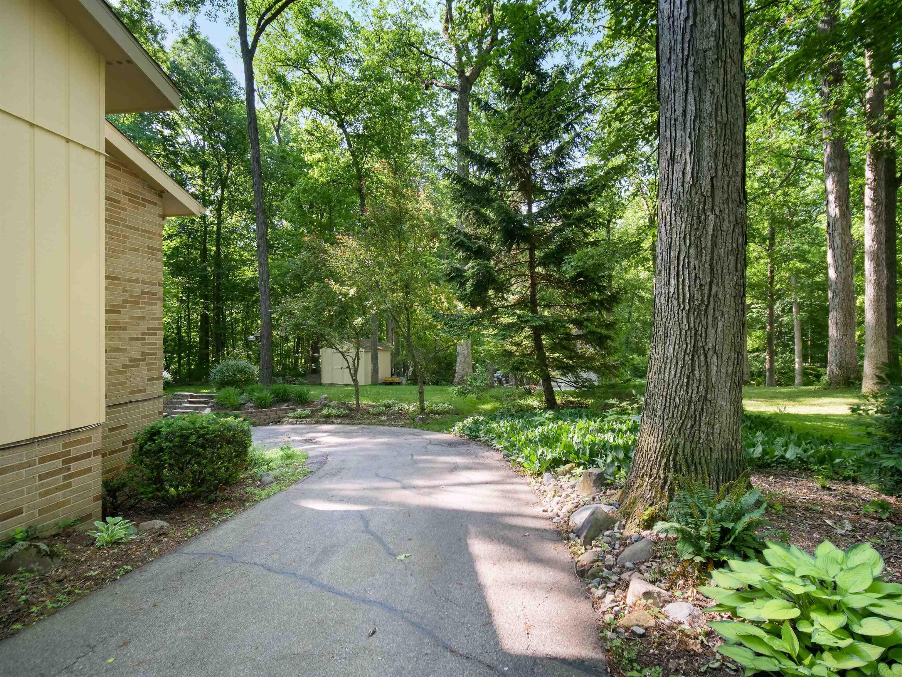 16963 Glacier Ridge Road Fort Wayne, IN 46845 - Photo 29 of 34