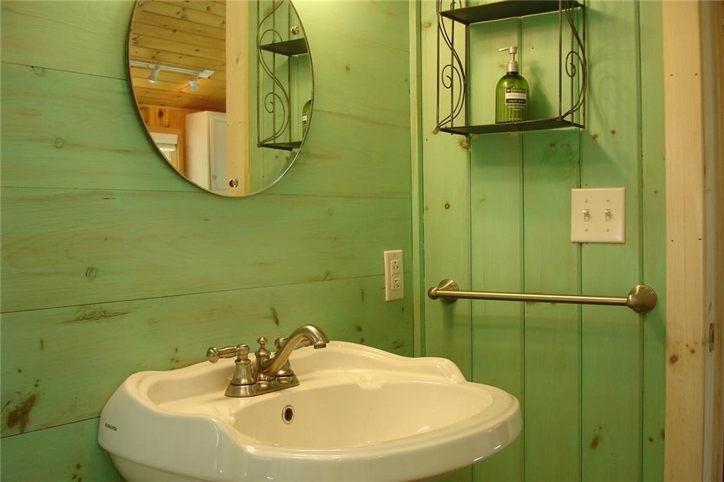 23 Ledgemere Road Orrs Island, ME 04066 - Photo 6 of 14 Very tasteful bathroom fixtures