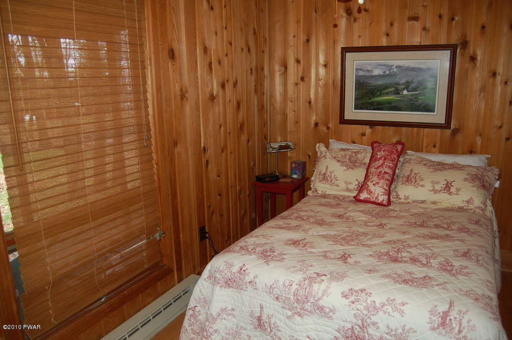 804 Remuda Court Hawley, PA 18428 - Photo 14 of 16
