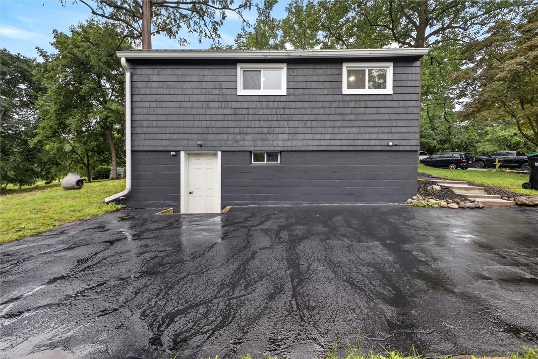 383 Brooks Road Henrietta, NY 14586 - Photo 9 of 38