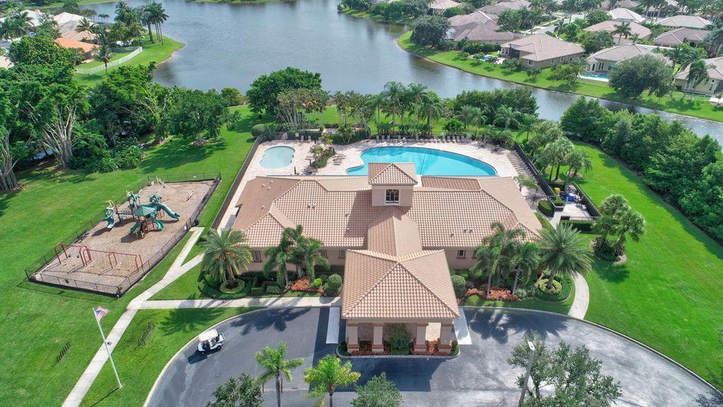 12320 Melrose Way Boca Raton, FL 33428 - Photo 33 of 34 an aerial view of a house