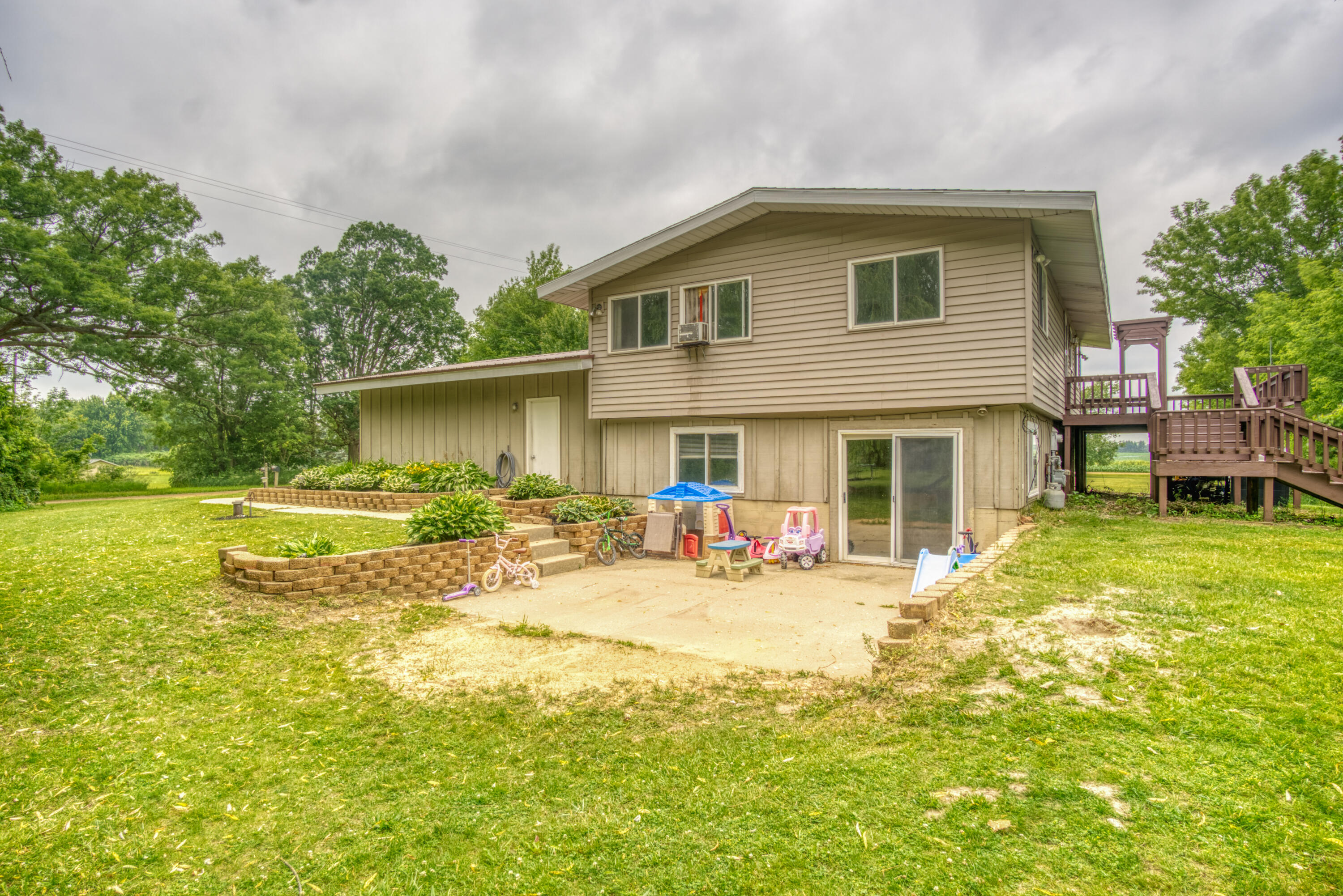 8890 Northwest Lake Road Six Lakes, MI 48886 - Photo 25 of 32 DSC02649_11