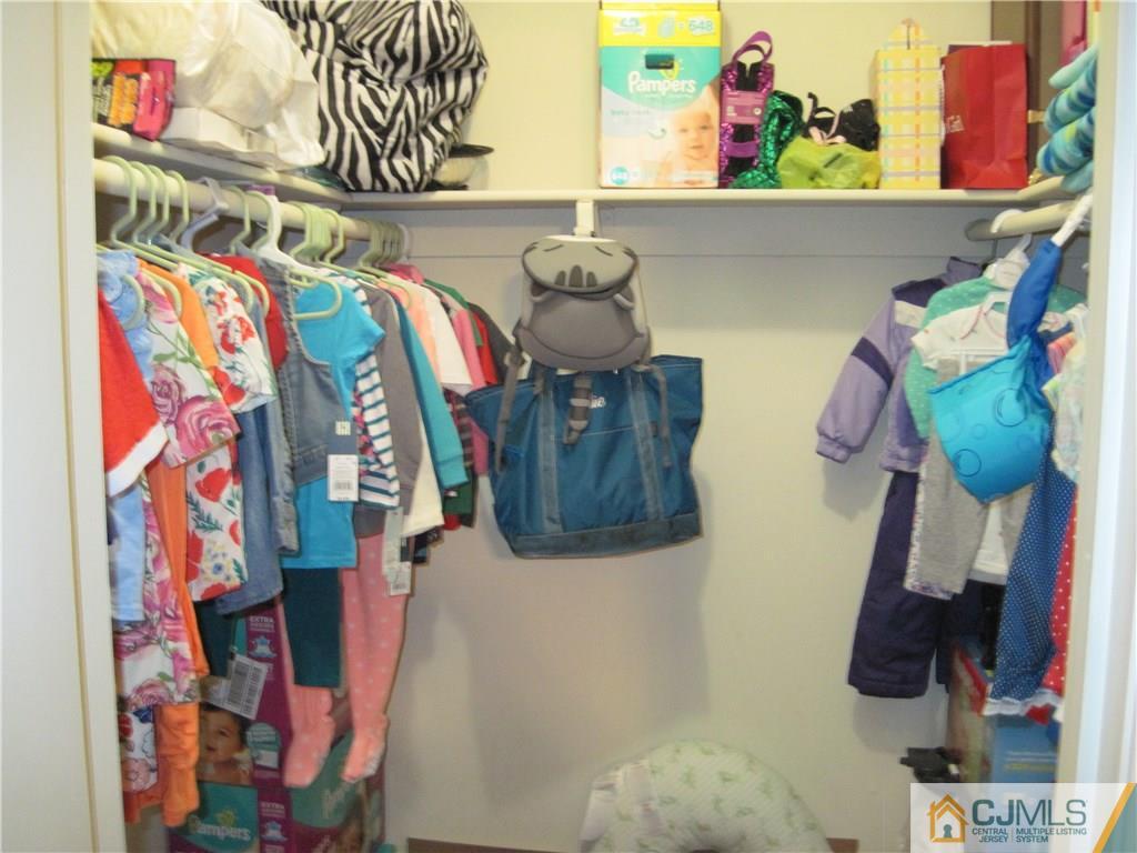 9 Sycamore Road Middlesex, NJ 08846 - Photo 11 of 14 Gallery Image 11