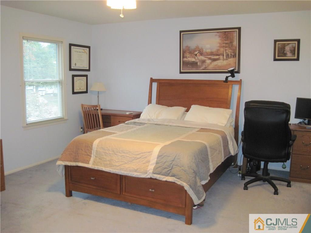 9 Sycamore Road Middlesex, NJ 08846 - Photo 8 of 14 Gallery Image 8