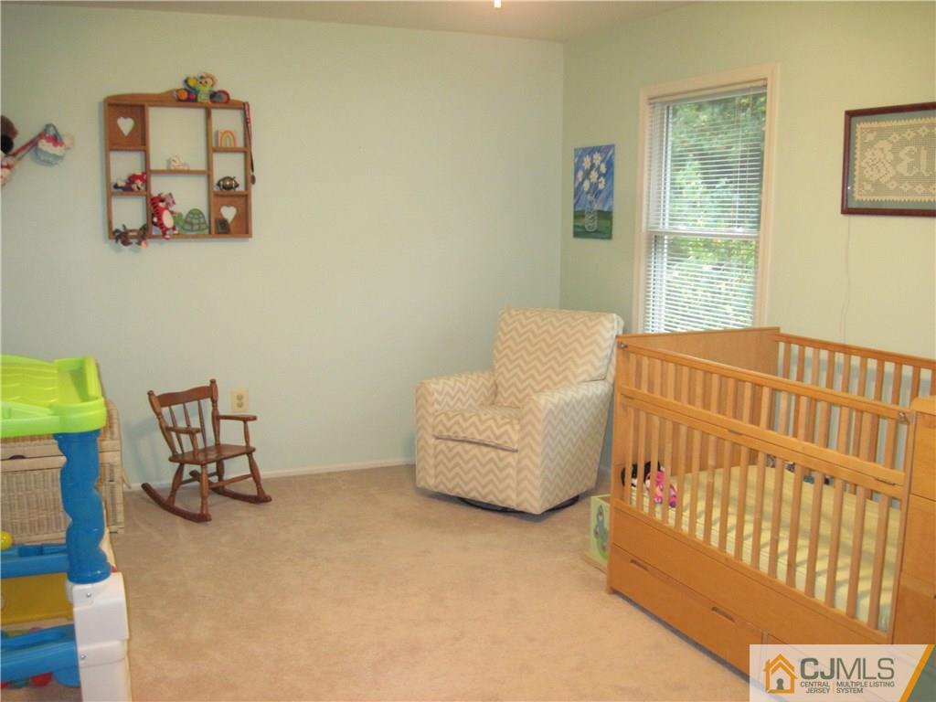 9 Sycamore Road Middlesex, NJ 08846 - Photo 10 of 14 Gallery Image 10