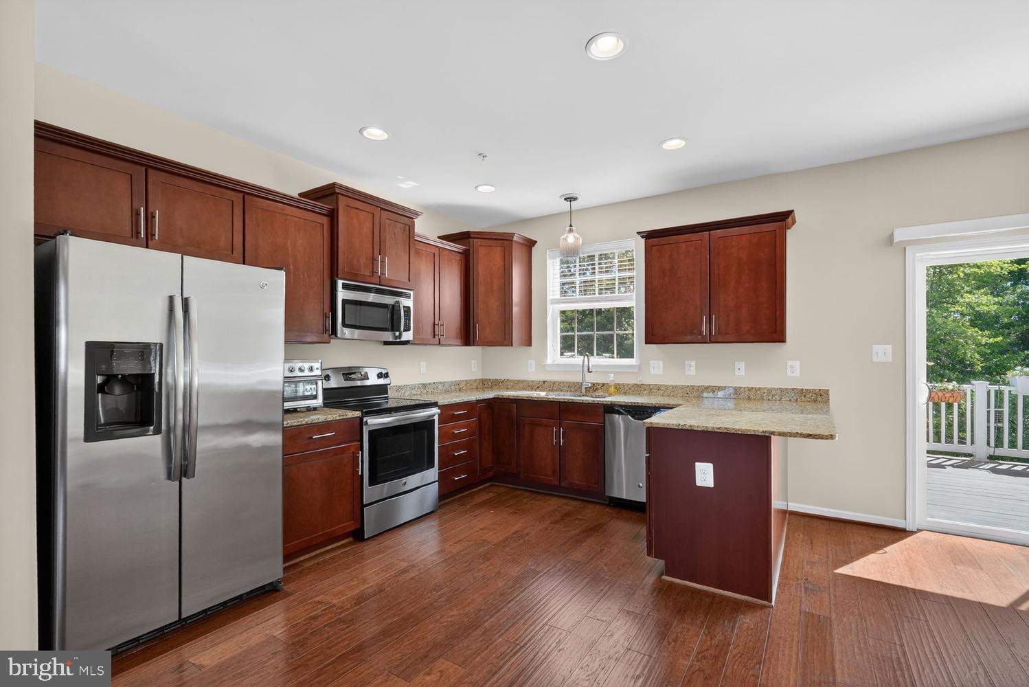 9209 Maggies Way Laurel, MD 20723 - Photo 3 of 34 Gourmet Kitchen
