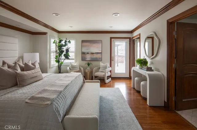 $2,295,000 | 401 Holmwood Drive, Newport Beach, CA 92663