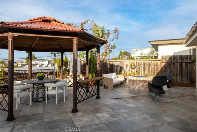 $2,295,000 | 401 Holmwood Drive, Newport Beach, CA 92663