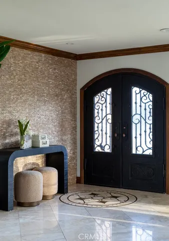 $2,295,000 | 401 Holmwood Drive, Newport Beach, CA 92663