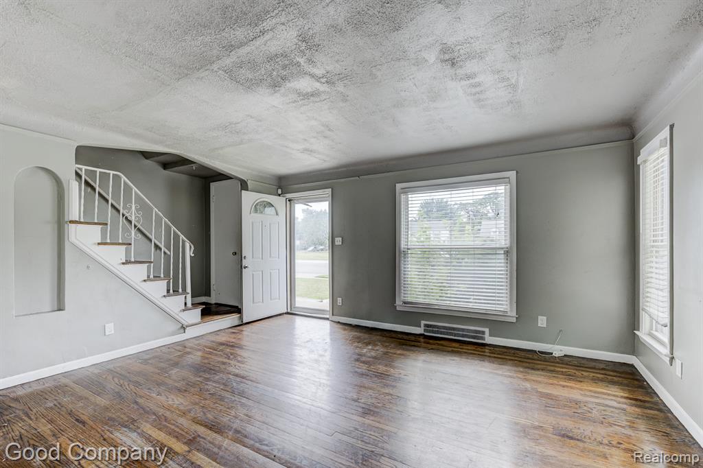 21797 Moross Road Detroit, MI 48236 - Photo 2 of 29