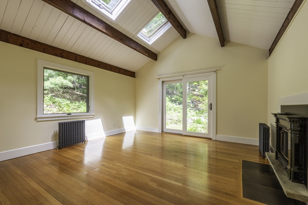 19 Walker Road Manchester, MA 01944 - Photo 19 of 28 Gallery Image 19