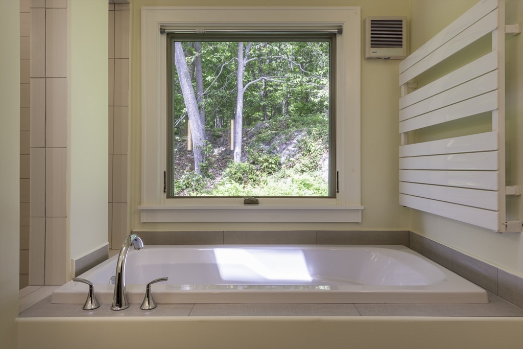 19 Walker Road Manchester, MA 01944 - Photo 23 of 28 Gallery Image 23