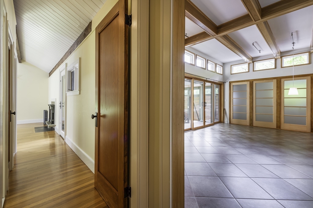 19 Walker Road Manchester, MA 01944 - Photo 9 of 28 Gallery Image 9