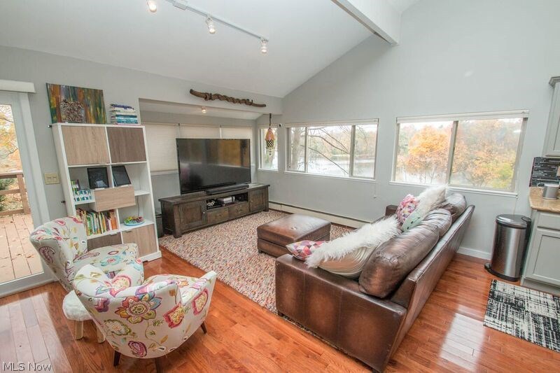 1007 Stewart Road Kent, OH 44240 - Photo 6 of 35 Great room. First floor