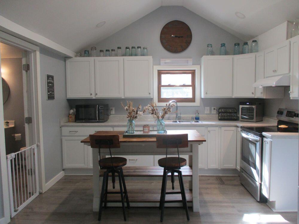 412 North Swan Street Colon, MI 49040 - Photo 2 of 18 k2