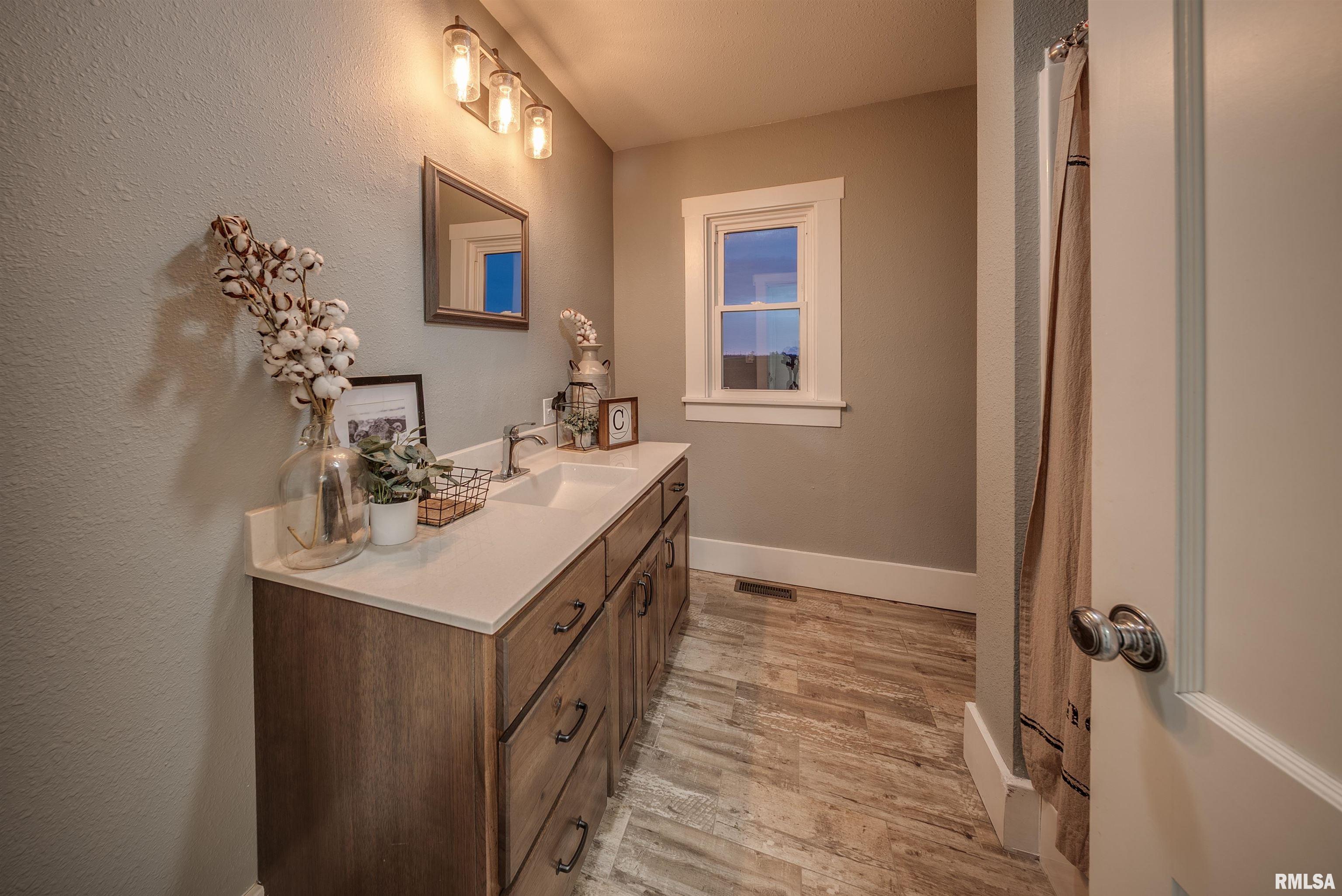 1872 North 1400th Road East Shelbyville, IL 62565 - Photo 15 of 26