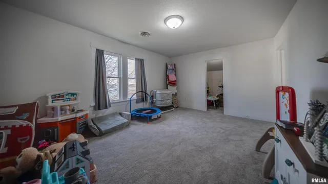 $275,000 | 1872 North 1400th Road East, Shelbyville, IL 62565