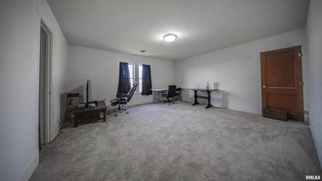 $275,000 | 1872 North 1400th Road East, Shelbyville, IL 62565