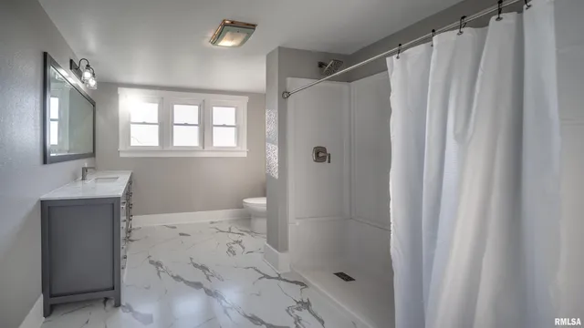 $275,000 | 1872 North 1400th Road East, Shelbyville, IL 62565