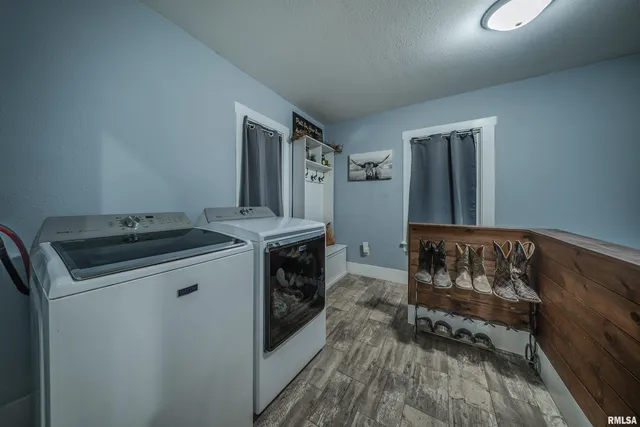 $275,000 | 1872 North 1400th Road East, Shelbyville, IL 62565