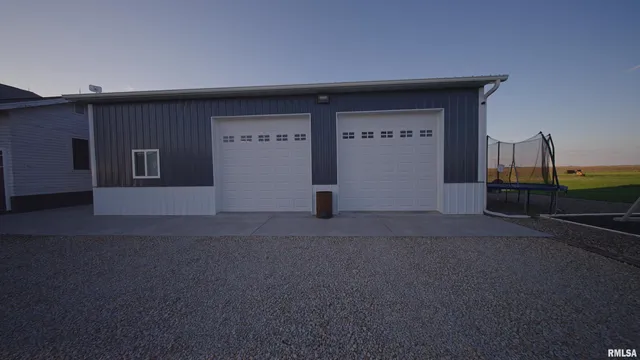 $275,000 | 1872 North 1400th Road East, Shelbyville, IL 62565