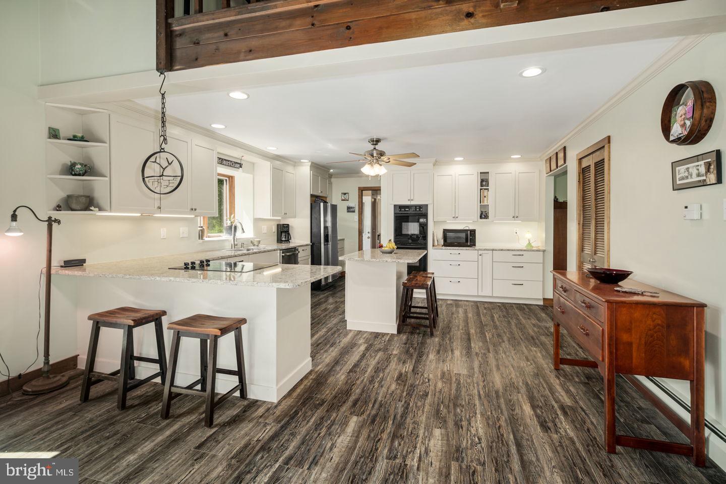 4661 Smith Road Newtown, PA 18940 - Photo 18 of 44 Neutral Colors