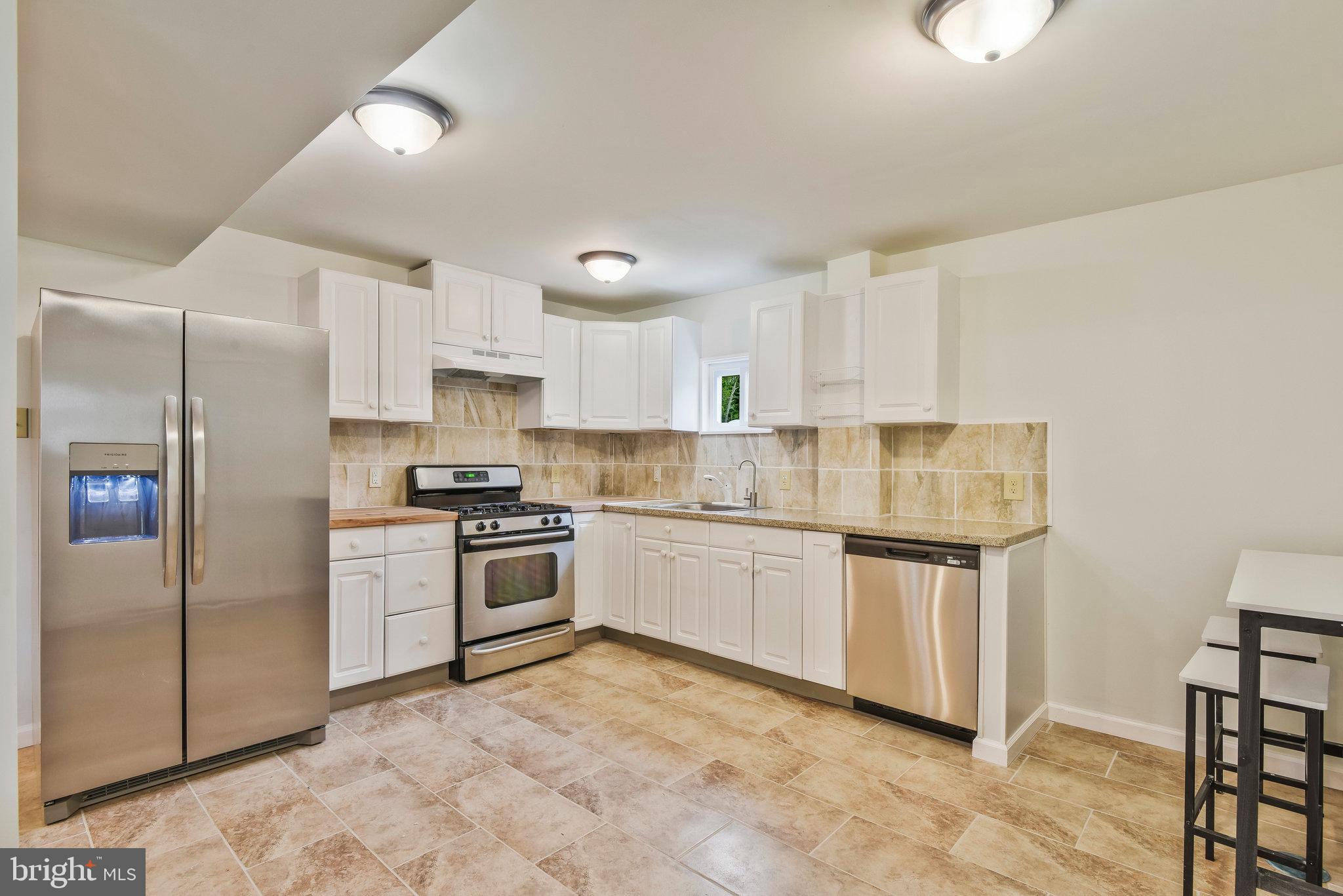 18257 Johnson Road Triangle, VA 22172 - Photo 5 of 16 Gallery Image 5