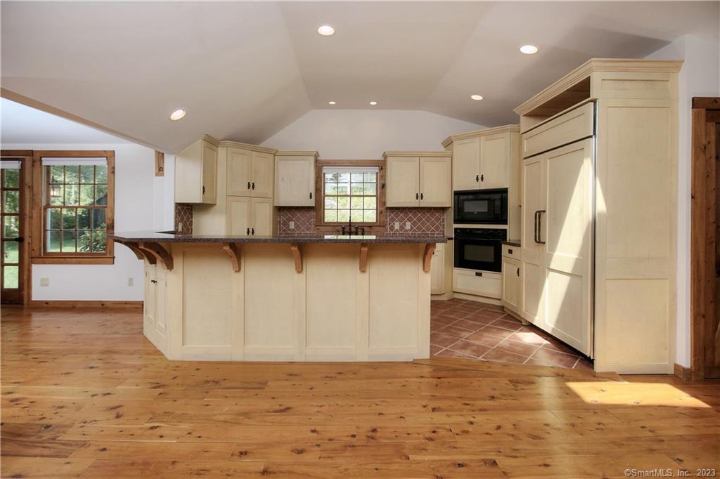 5 Old Mill Road Weston, CT 06883 - Photo 12 of 40