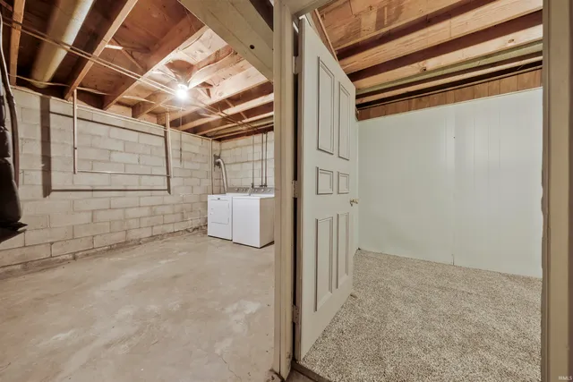 $294,900 | 9330 Eastlake Drive, Wadesville, IN 47638