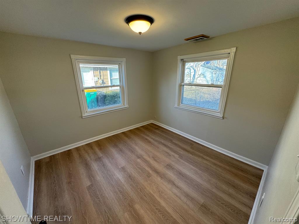 21718 Middlebelt Road Farmington Hills, MI 48336 - Photo 3 of 8