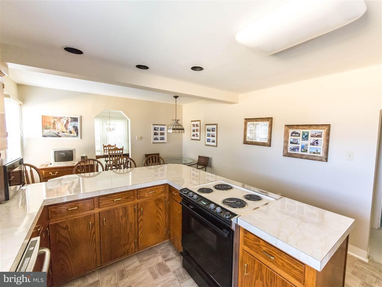 2125 Winding Road York, PA 17408 - Photo 4 of 25 Gallery Image 4