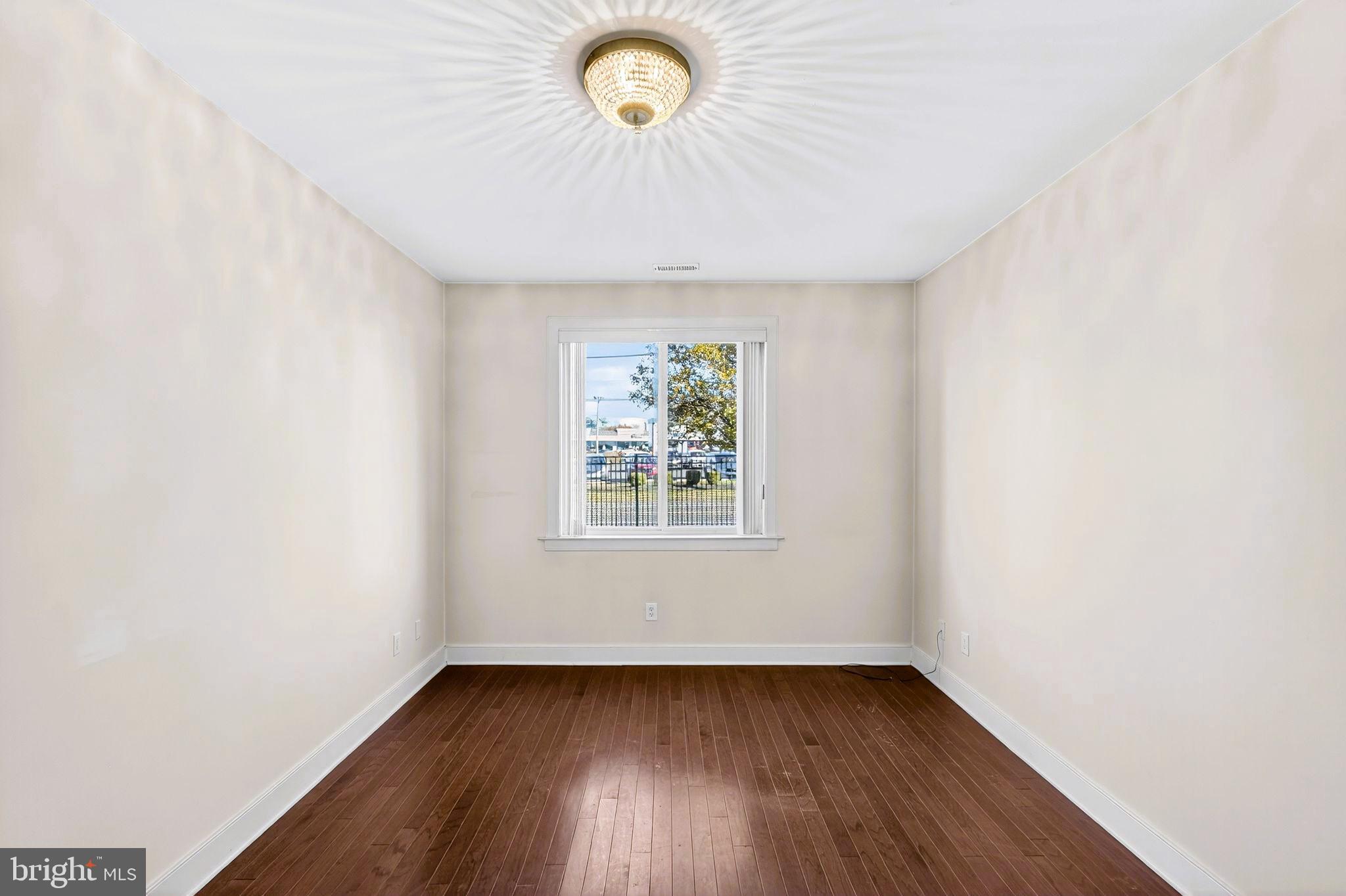 1630 Welsh Road, Unit 5A Philadelphia, PA 19115 - Photo 17 of 27 an empty room with a window