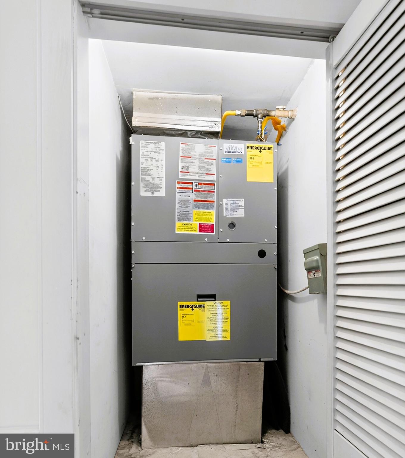 1630 Welsh Road, Unit 5A Philadelphia, PA 19115 - Photo 24 of 27 a bathroom with a sink and mirror