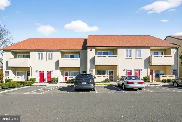 $294,500 | 1630 Welsh Road, Unit 5A, Philadelphia, PA 19115