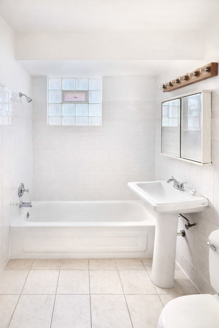 1539 West 71st Street, Unit 2 Chicago, IL 60636 - Photo 7 of 7