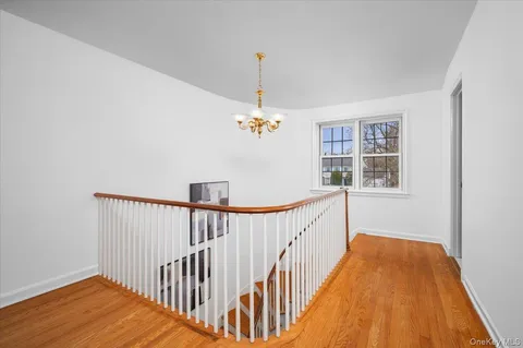 $2,595,000 | 981 Green Meadow Lane, Mamaroneck, NY 10543