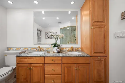 $2,595,000 | 981 Green Meadow Lane, Mamaroneck, NY 10543