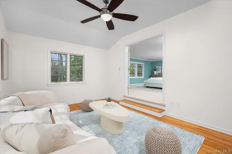 $2,595,000 | 981 Green Meadow Lane, Mamaroneck, NY 10543