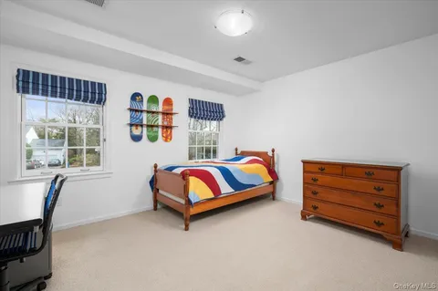 $2,595,000 | 981 Green Meadow Lane, Mamaroneck, NY 10543