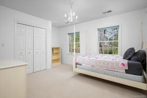 $2,595,000 | 981 Green Meadow Lane, Mamaroneck, NY 10543