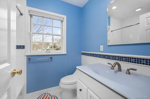 $2,595,000 | 981 Green Meadow Lane, Mamaroneck, NY 10543