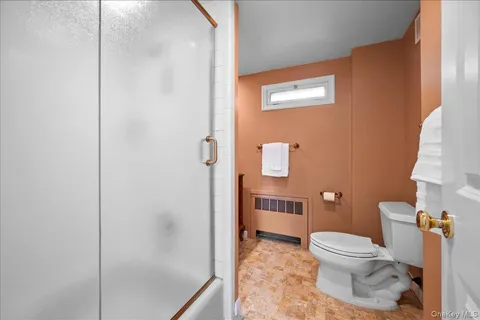 $2,595,000 | 981 Green Meadow Lane, Mamaroneck, NY 10543