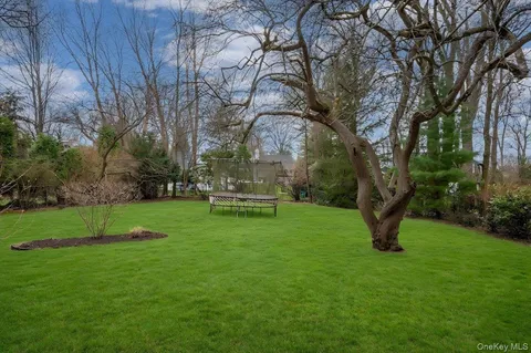 $2,595,000 | 981 Green Meadow Lane, Mamaroneck, NY 10543