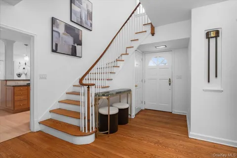 $2,595,000 | 981 Green Meadow Lane, Mamaroneck, NY 10543