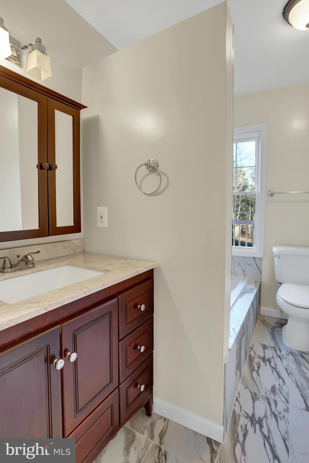 4013 Roberts Road Fairfax, VA 22032 - Photo 15 of 30 Bath (Master)